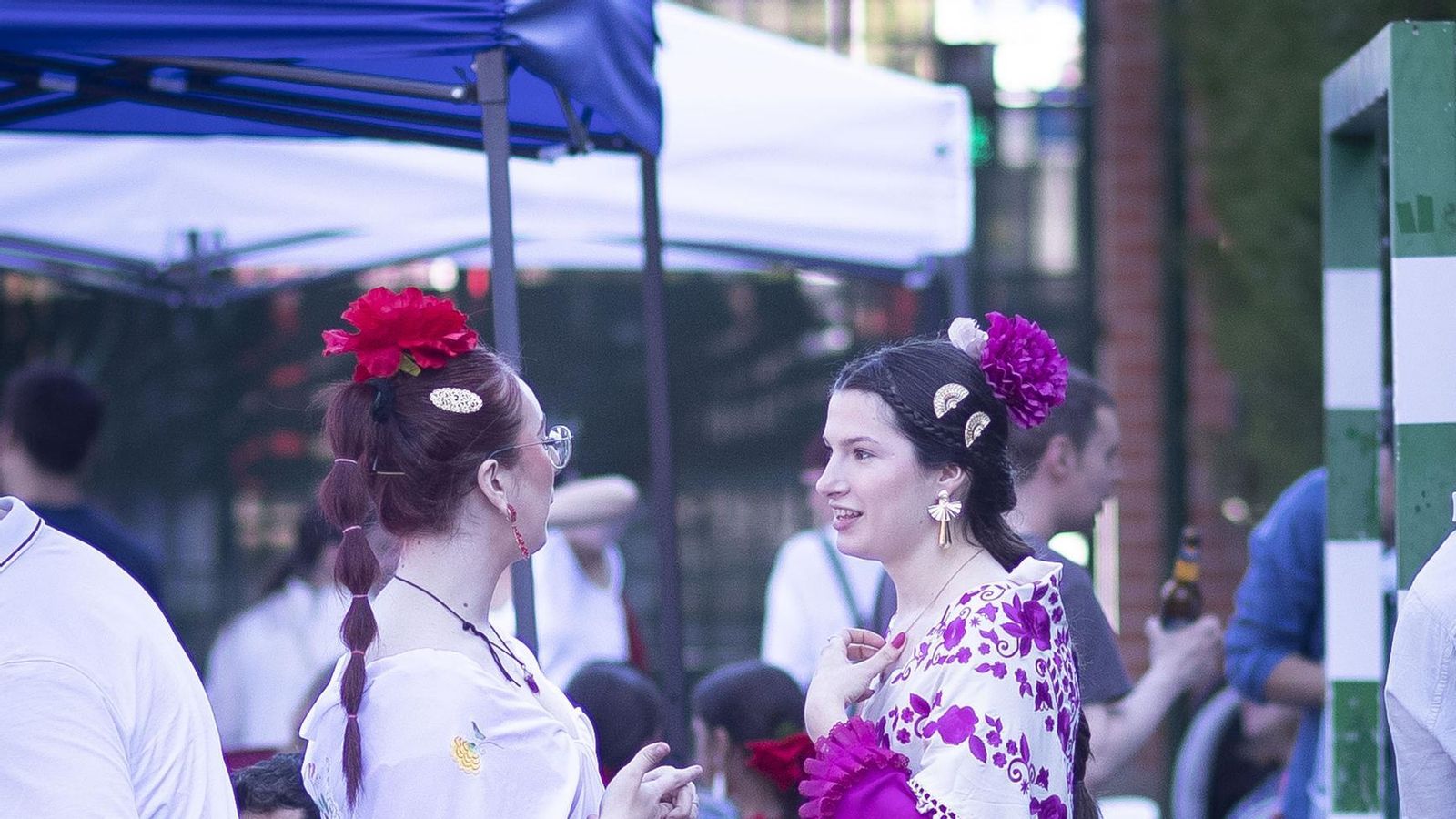 Búscate en las mejores fotos de las Cruces en Granada
