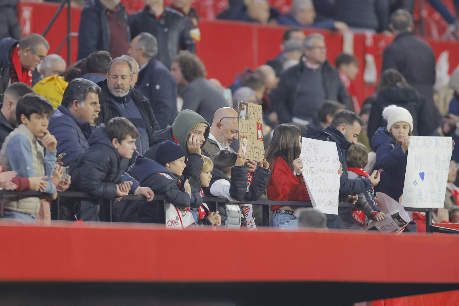 Búscate en las fotos del Sevilla-Alavés