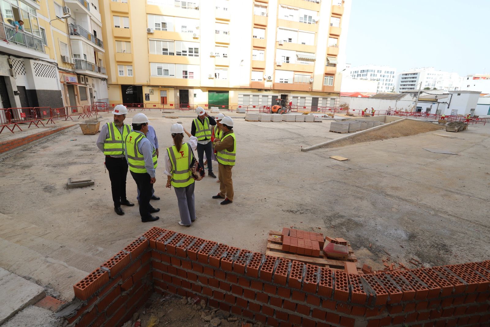 Las obras de peatonalización de la Plaza de Los Dolores, en imágenes