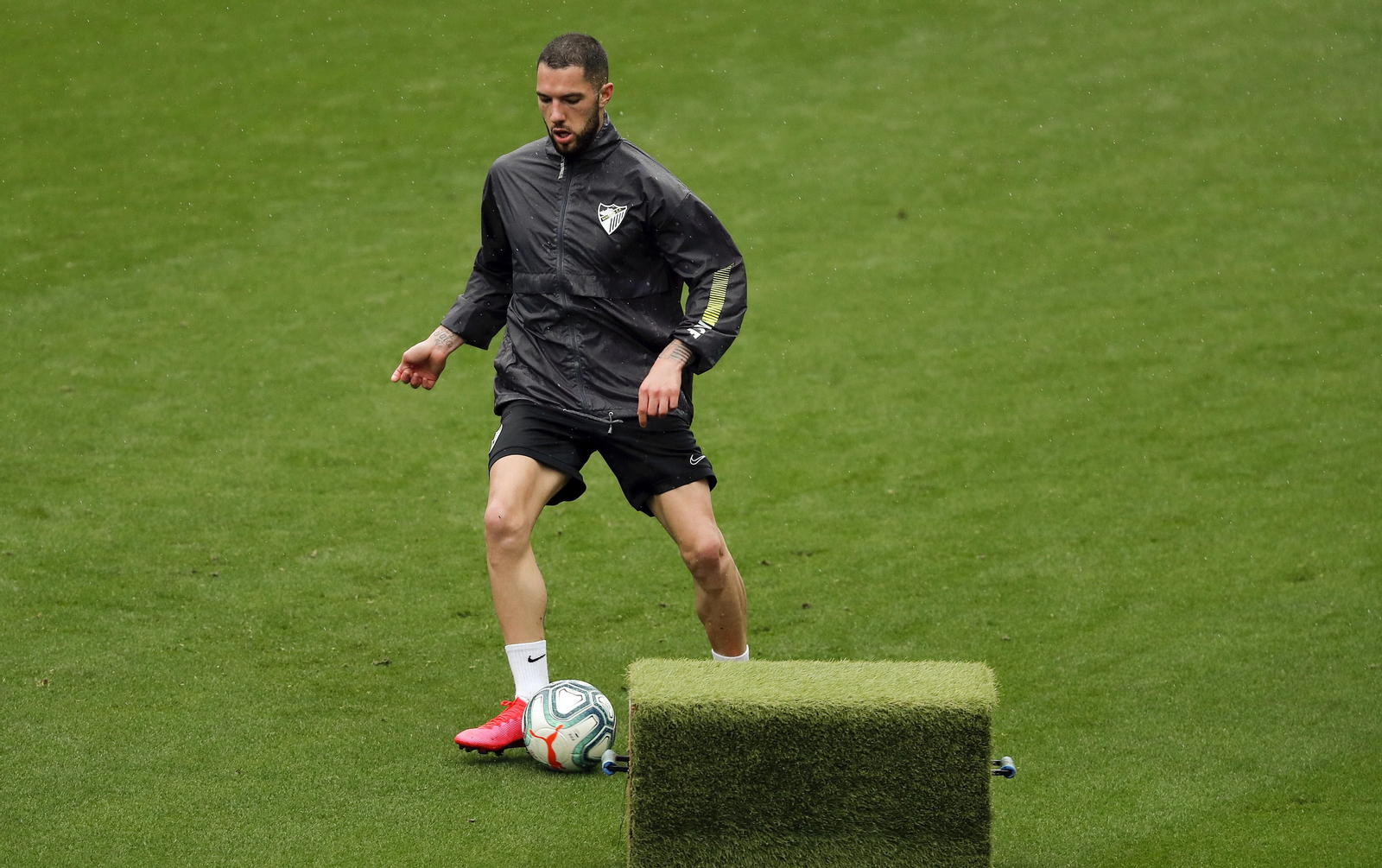 Agua de mayo en La Rosaleda