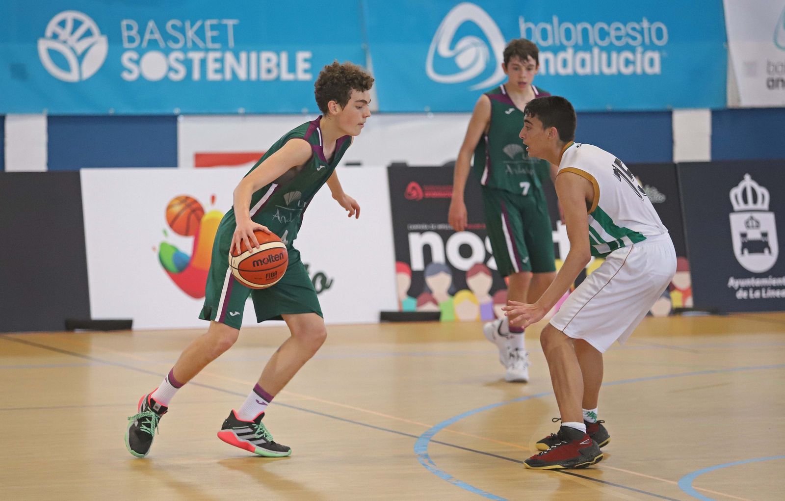 Un ataque de Unicaja en la final celebrada este domingo en La Línea