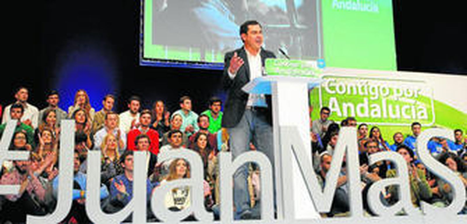 Juanma Moreno interviene en el mitin de cierre de la campaña electoral.