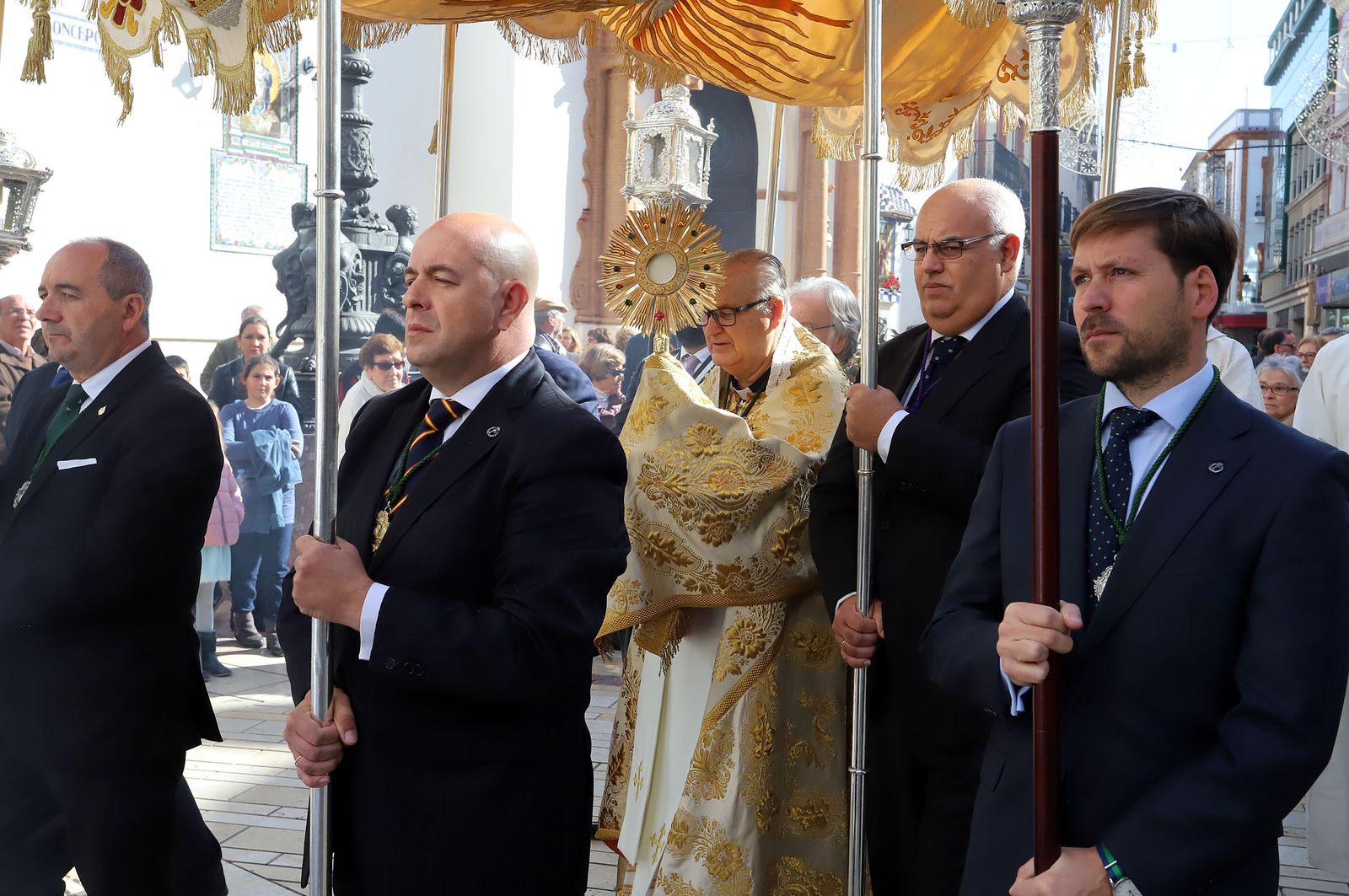 Imágenes de la procesión del Sacramento desde la Concepción