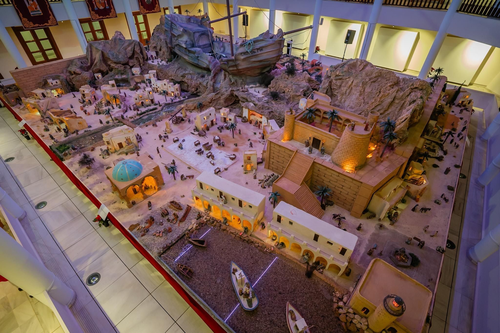 Vista panorámica del Belén Municipal de Roquetas de Mar para la Navidad 2025.