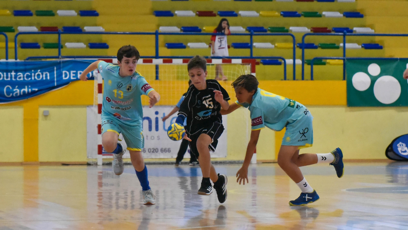 Las fotos de la tercera jornada del Cadeba alevín de balonmano de La Línea