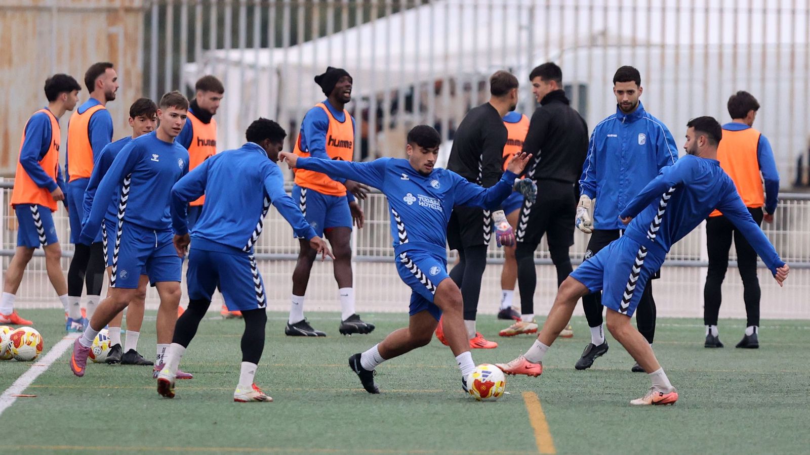 Imágenes del entrenamiento del Xerez DFC en la Granja