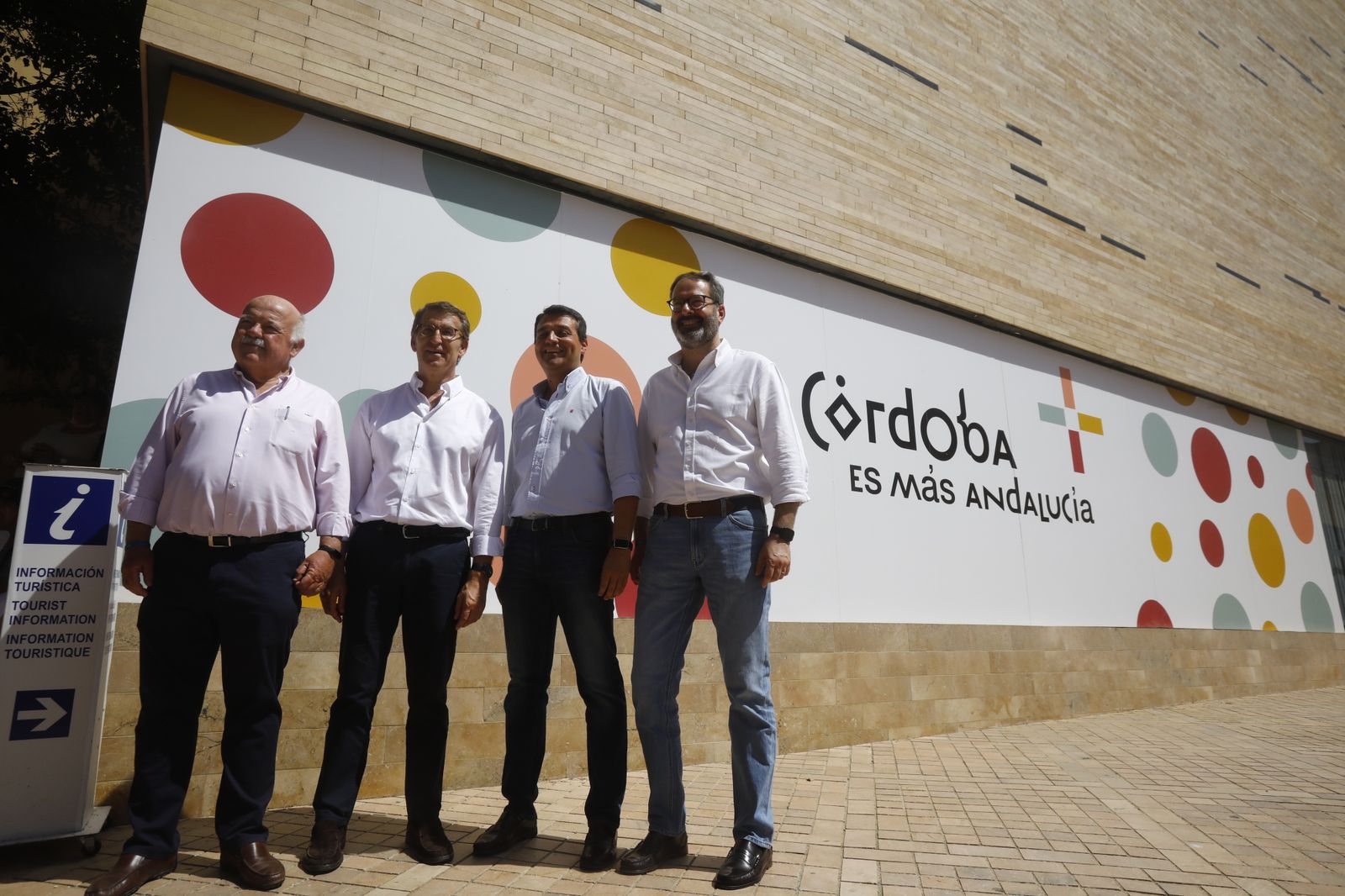 La visita de Núñez-Feijóo a Córdoba, en imágenes