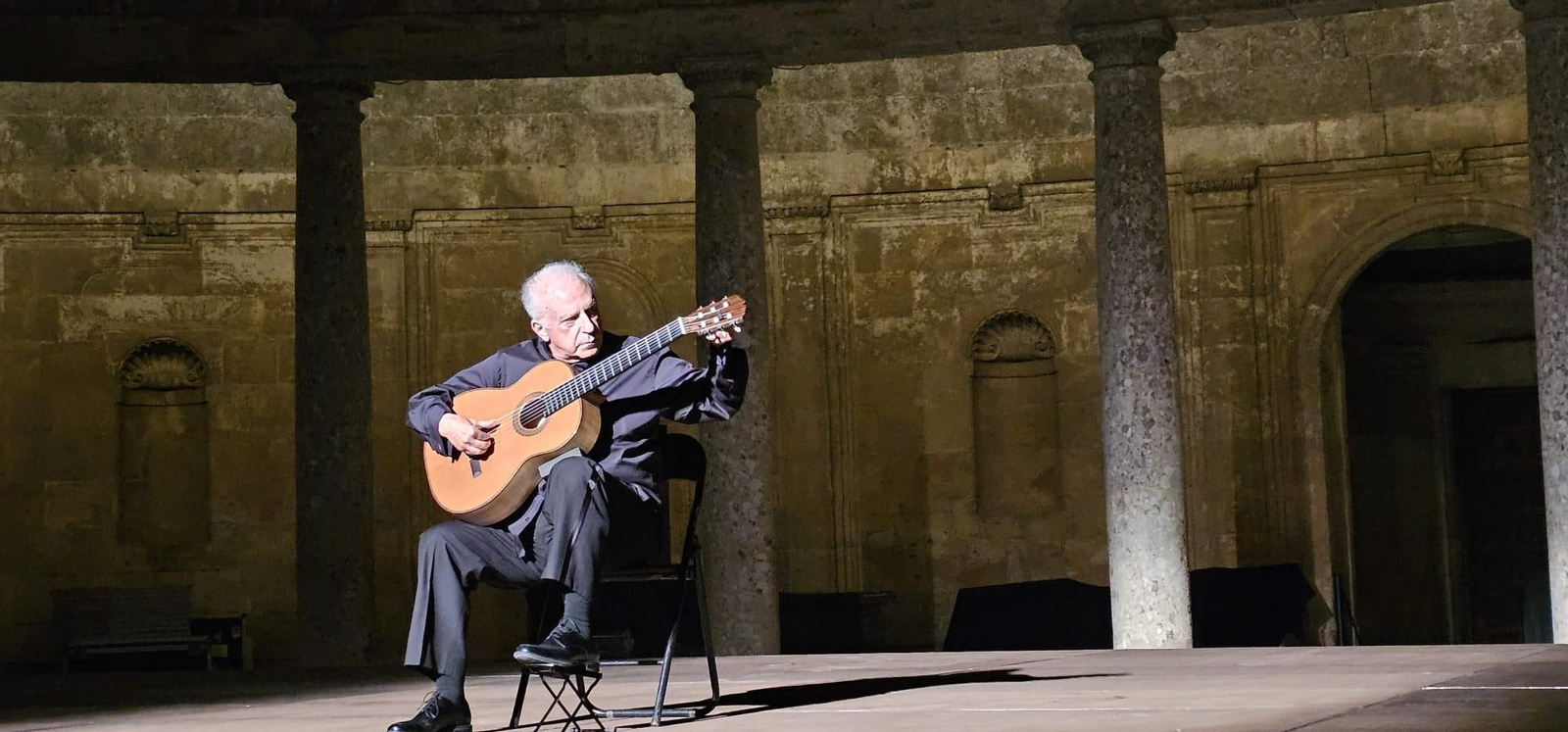 Pepe Romero en el Palacio de Carlos V.