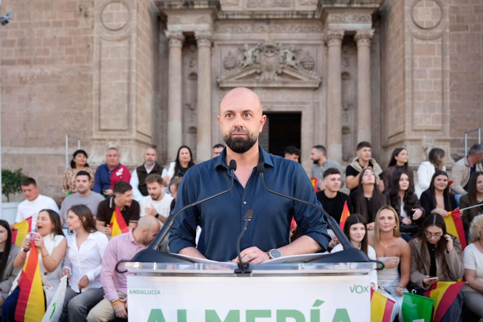 Las imágenes del acto público de Vox con Santiago Abascal en Almería