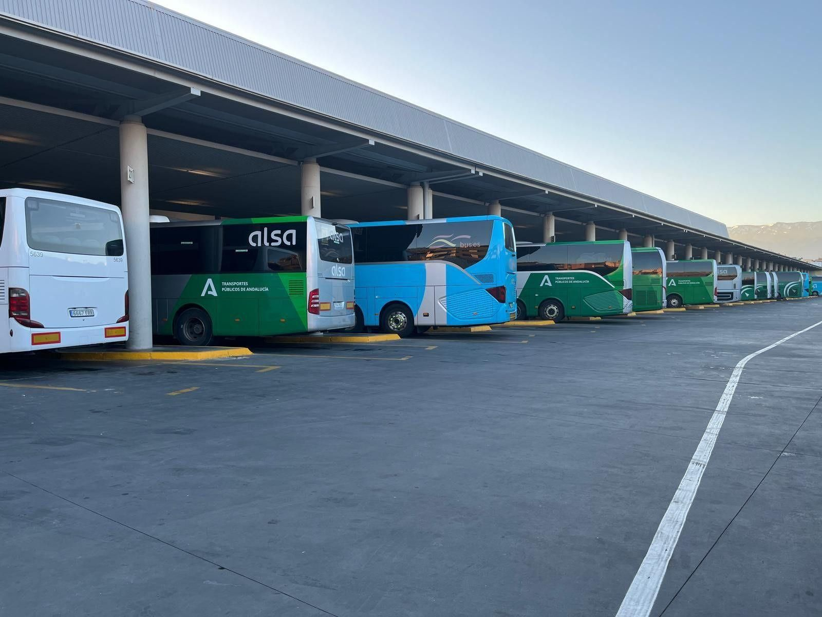 Imagen de archivo del interior de la estación de autobuses de Granada.