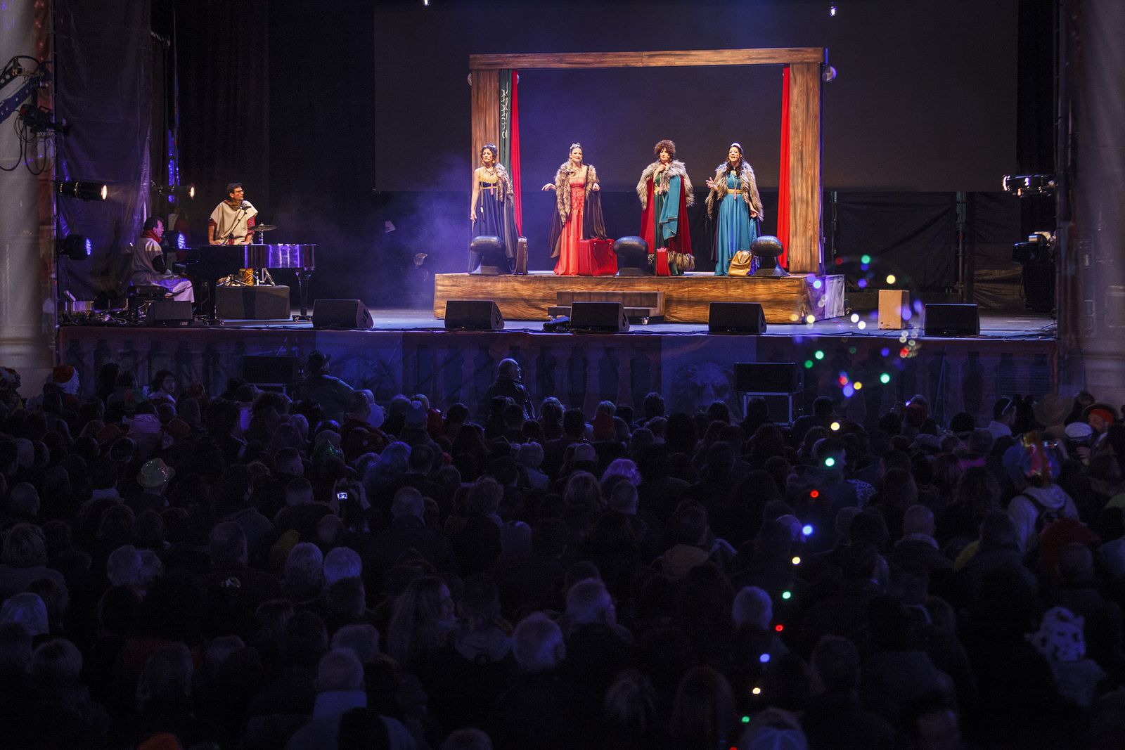 Las imágenes del pregón de Las Niñas de Cádiz