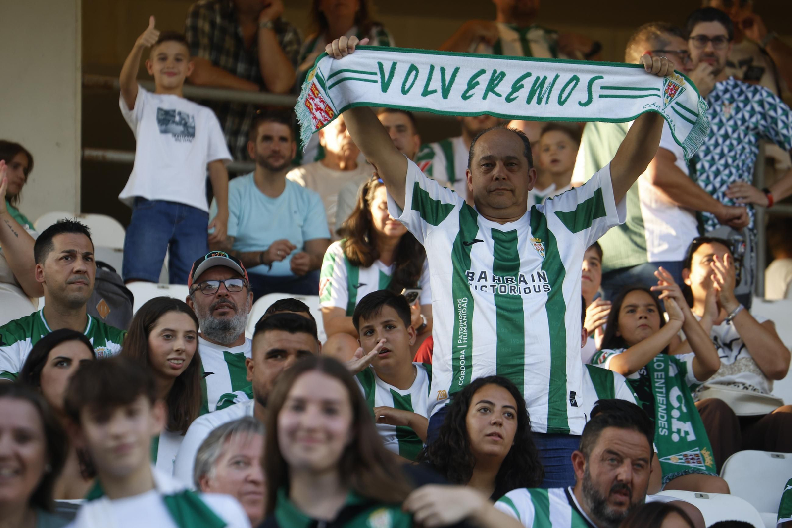 Las mejores fotos del ambiente en El Arcángel para el Córdoba CF - Real Betis