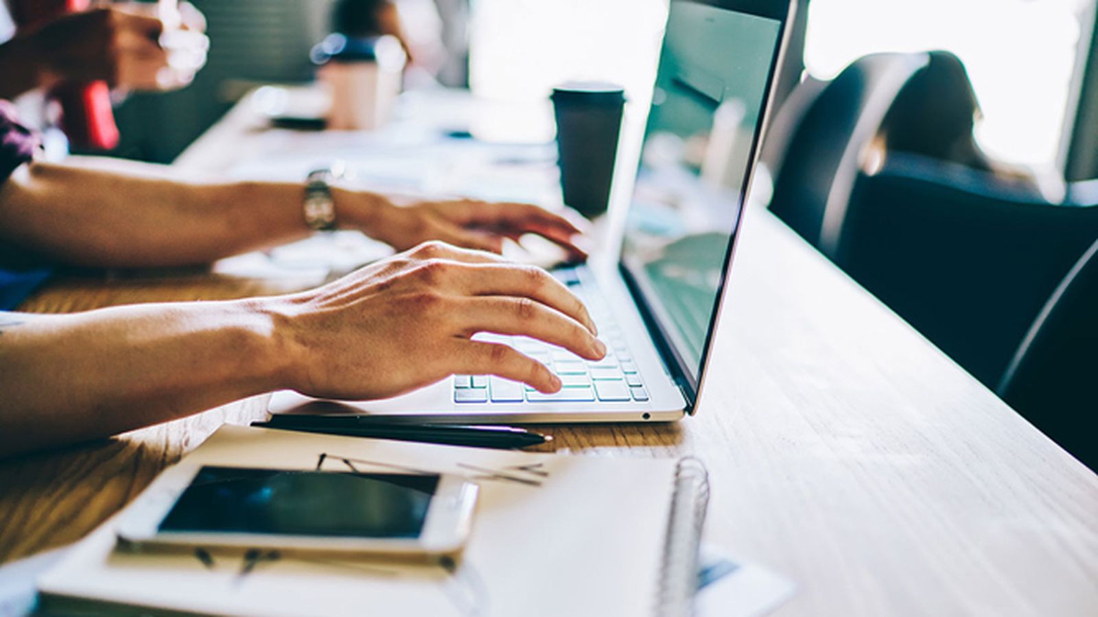 La menor conoció a la detenida por Internet.