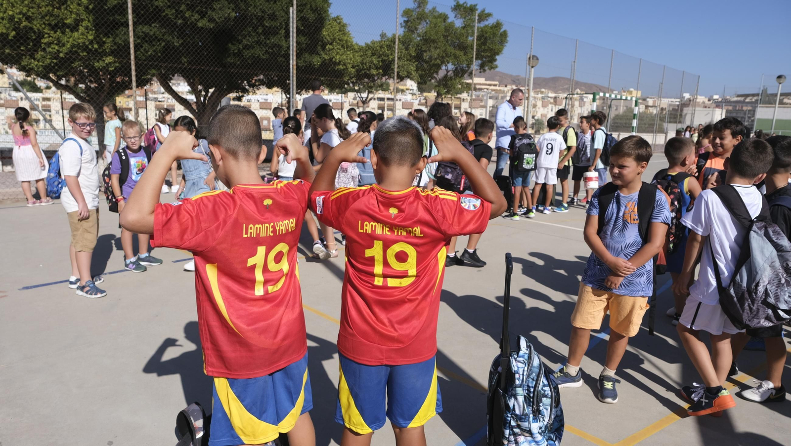 El curso escolar empieza en el Colegio Ginés Morata de Almería, en imágenes
