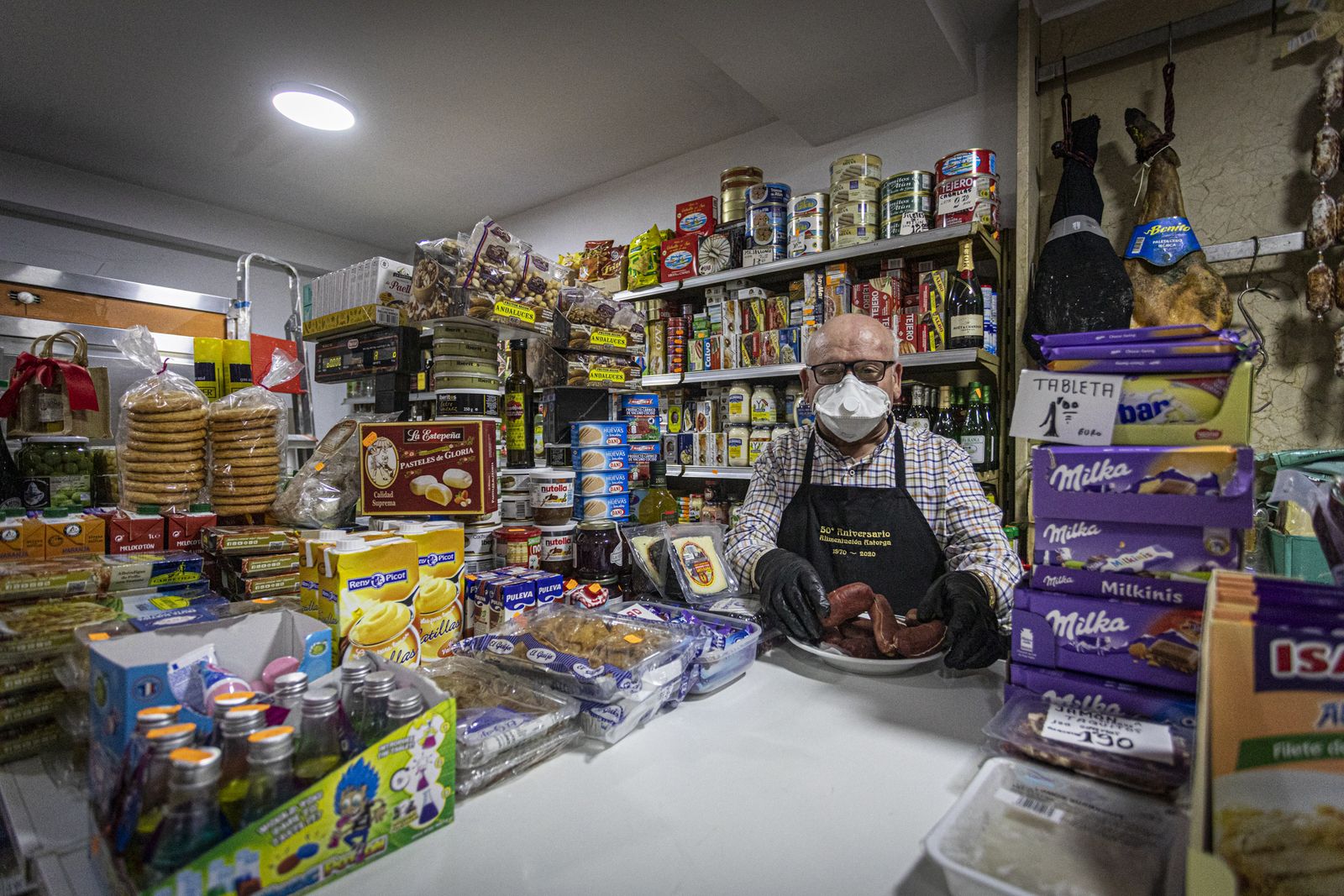 Comercios abiertos en el barrio la laguna bajo el estado de alarma