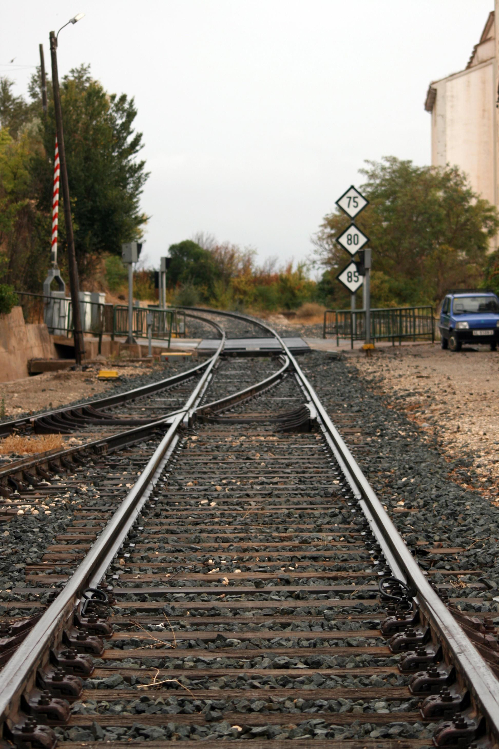 Estación de tren de Guadix, ferrocarril Granada-Almería, línea Guadix -Baza-Lorca Estación de tren de Guadix, ferrocarril Granada-Almería, línea Guadix -Baza-Lorca