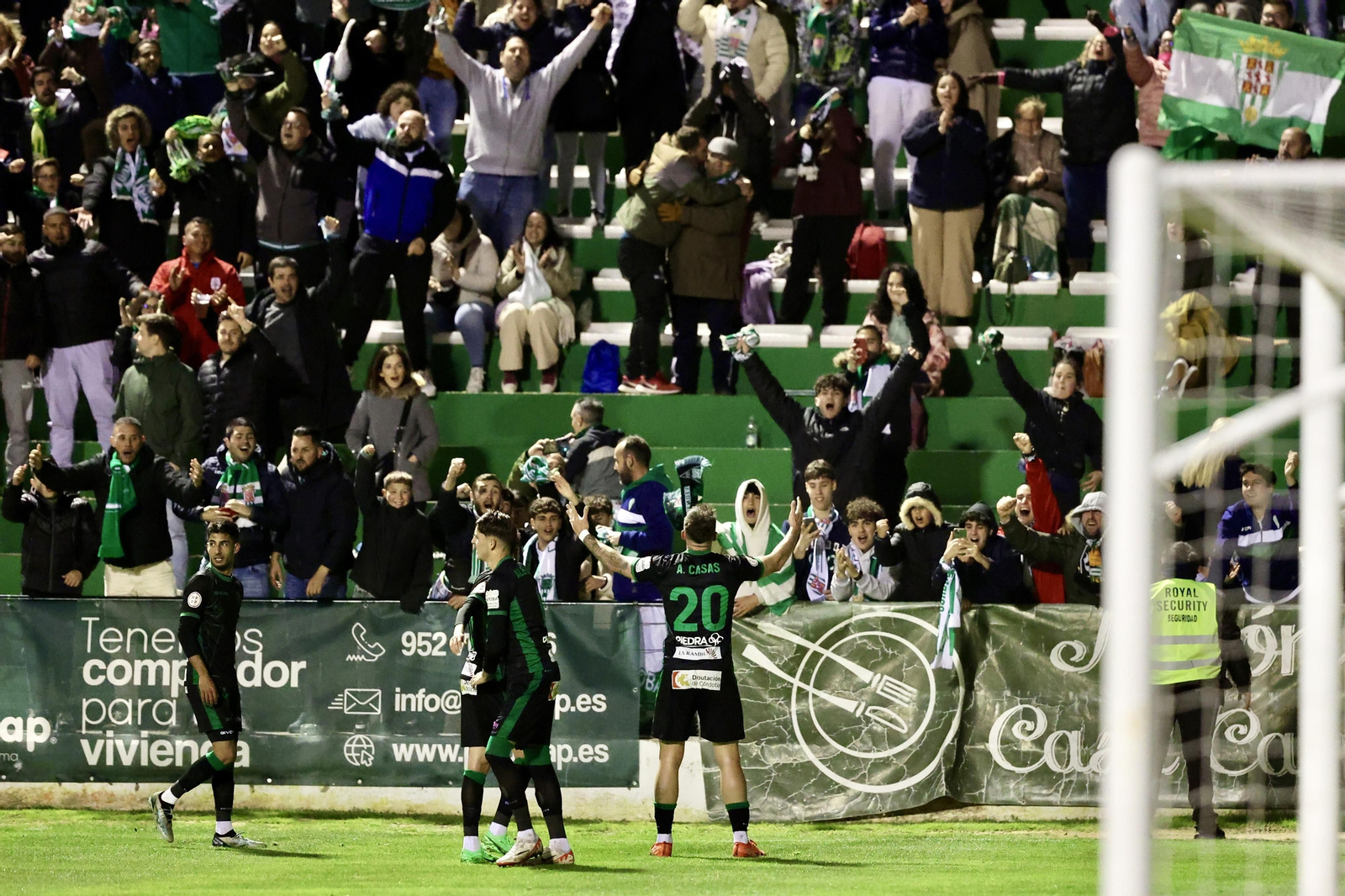 Las mejores fotos del ambiente en El Maulí para el Antequera - Córdoba CF