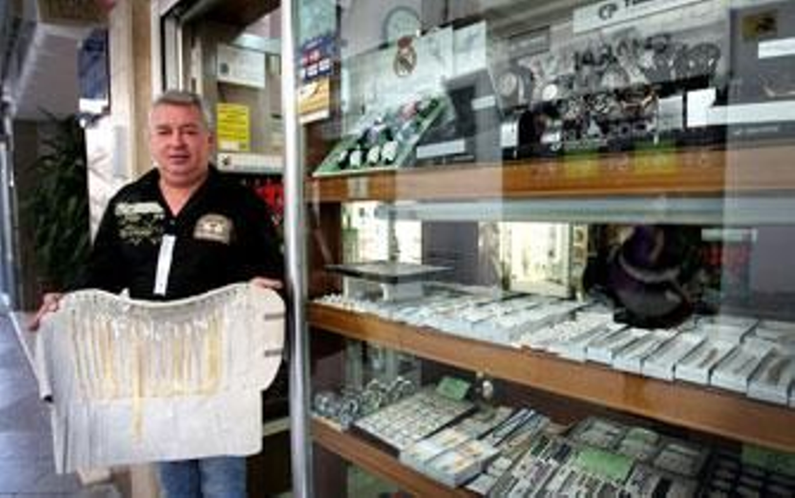 Atrapado tras robar 10.000 euros en cadenas de oro en pleno centro