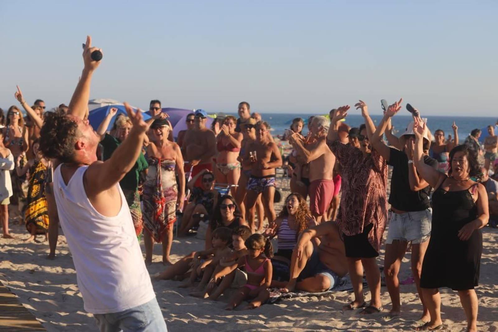 Así se vivió el 'See you sun' en la playa de Camposoto