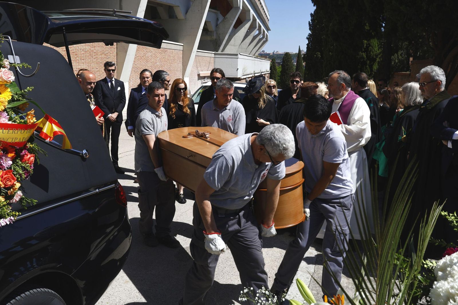 Familiares y amigos despiden a Francisco de Borbón y Escasany, duque de Sevilla: todas las fotos