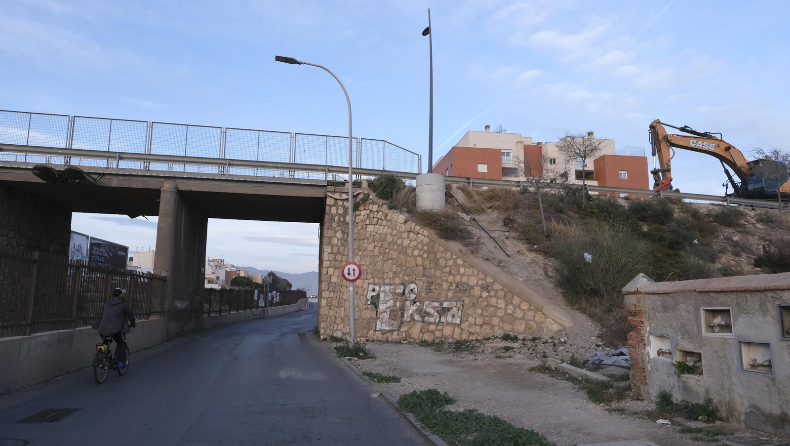 Imágenes del desmantelamiento del puente de Los Molinos, para el soterramiento del AVE