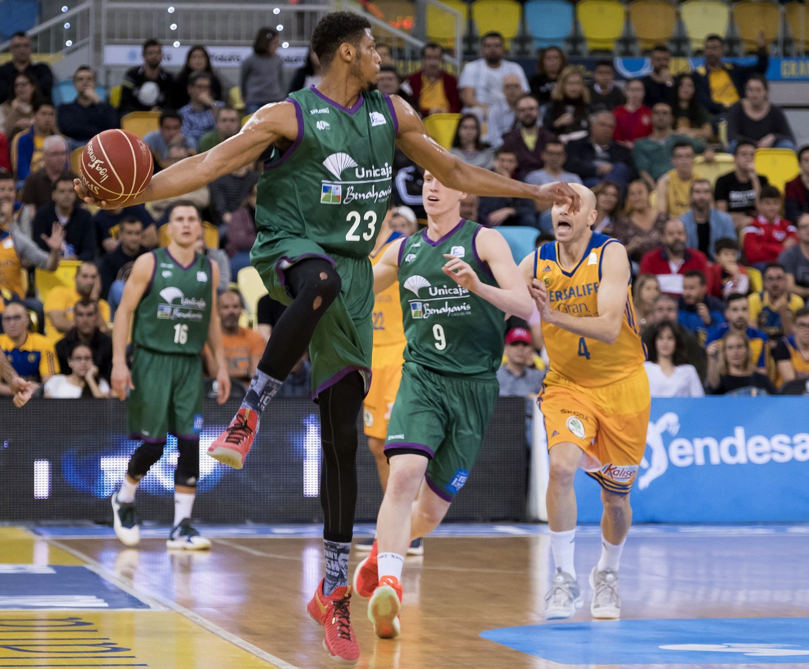 Jeff Brooks, durante un partido ante el Gran Canaria.