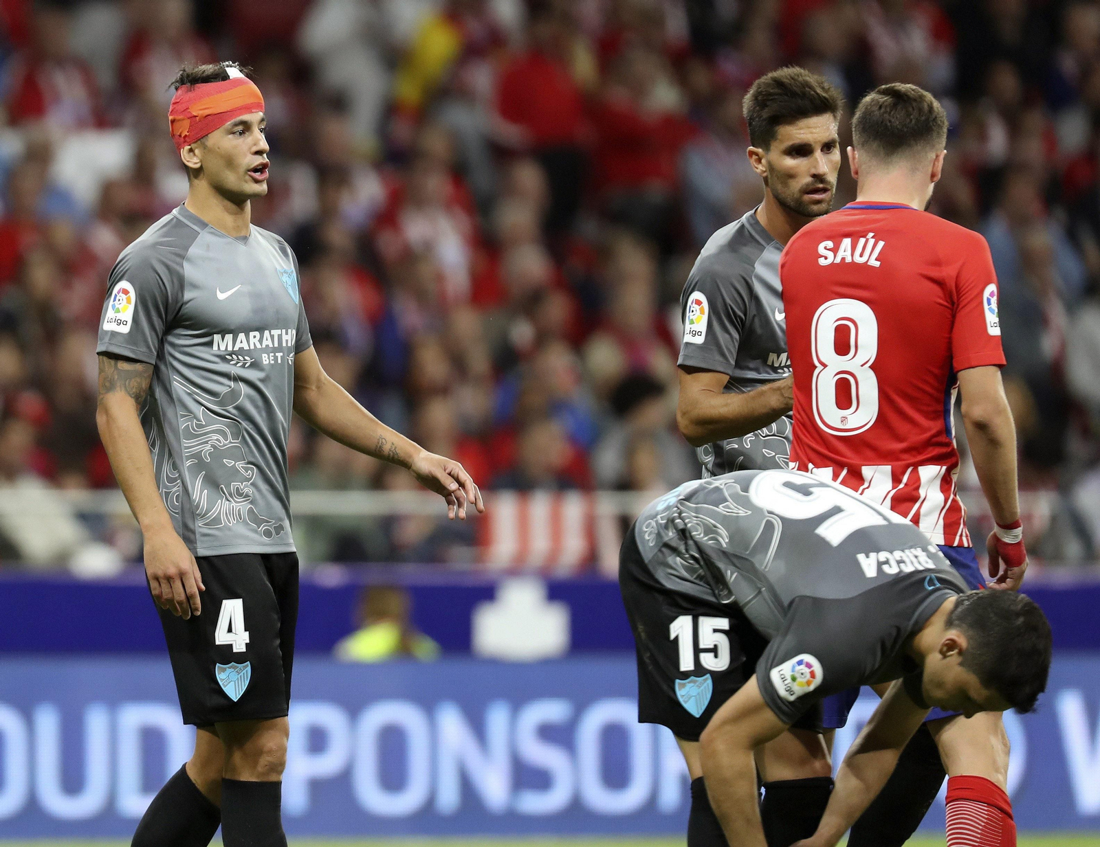Luis Hernández, ante Ricca, Saúl y Adrián.