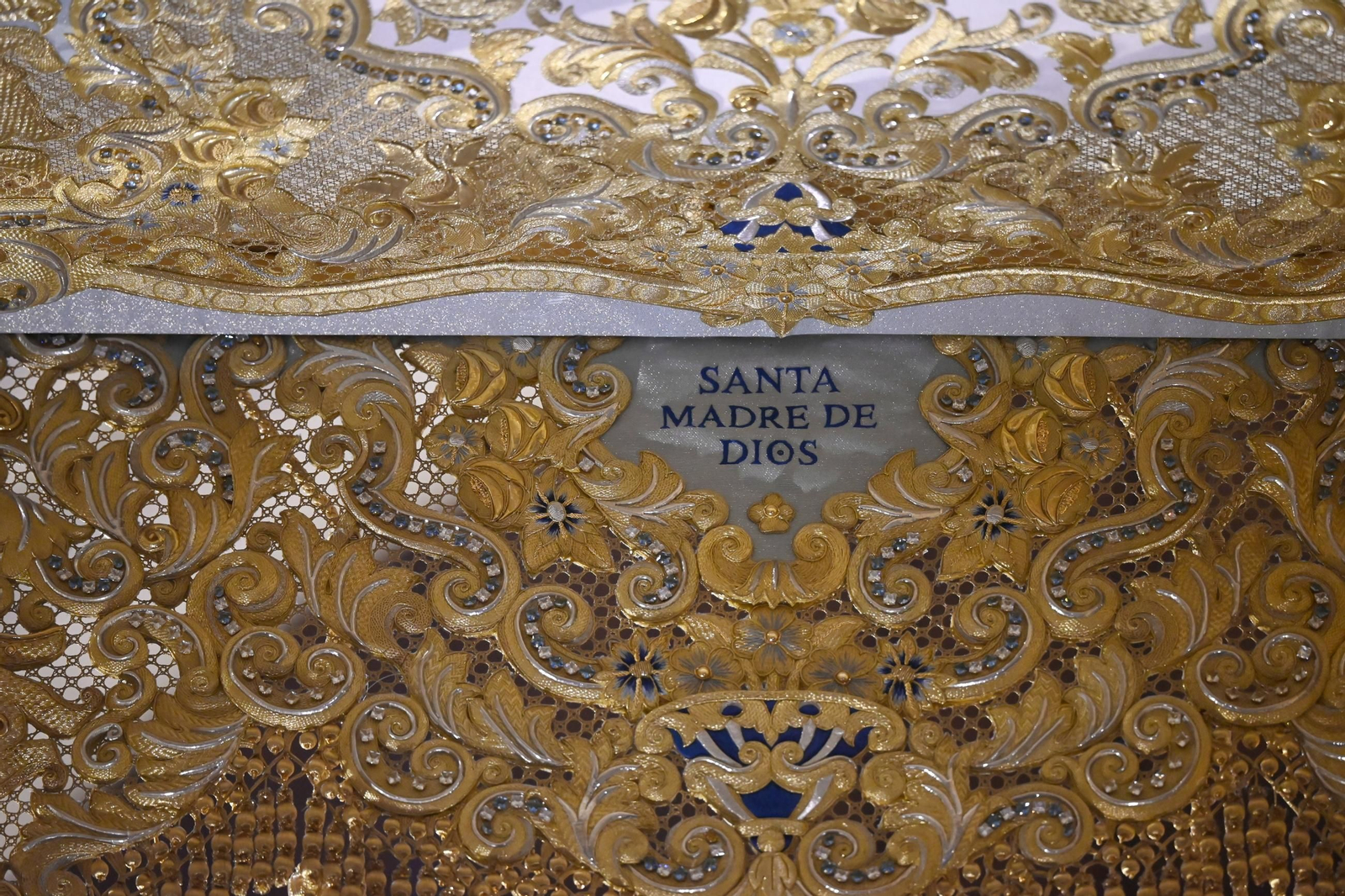 Las mejores imágenes del nuevo palio de la Virgen de la Alegría de Córdoba