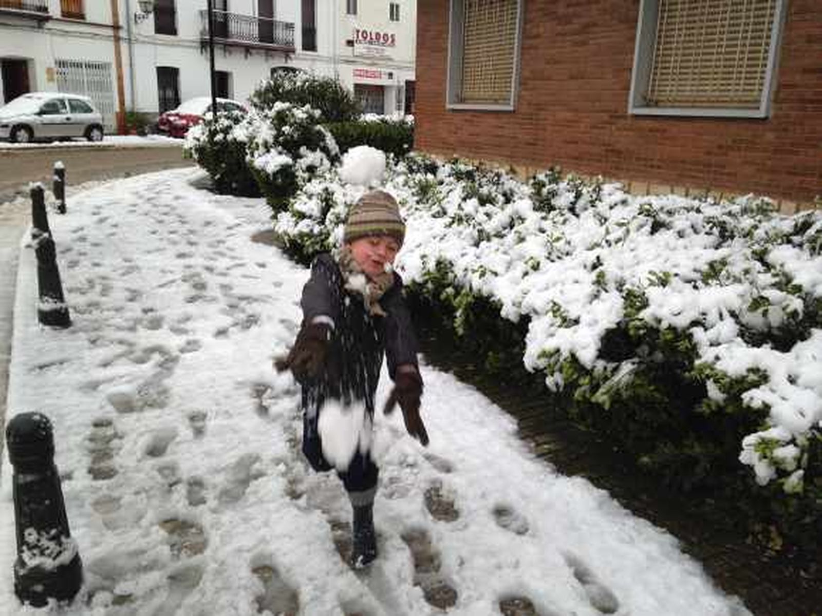 La nevada deja a Alanís y Guadalcanal con generadores tras pasar un día sin luz