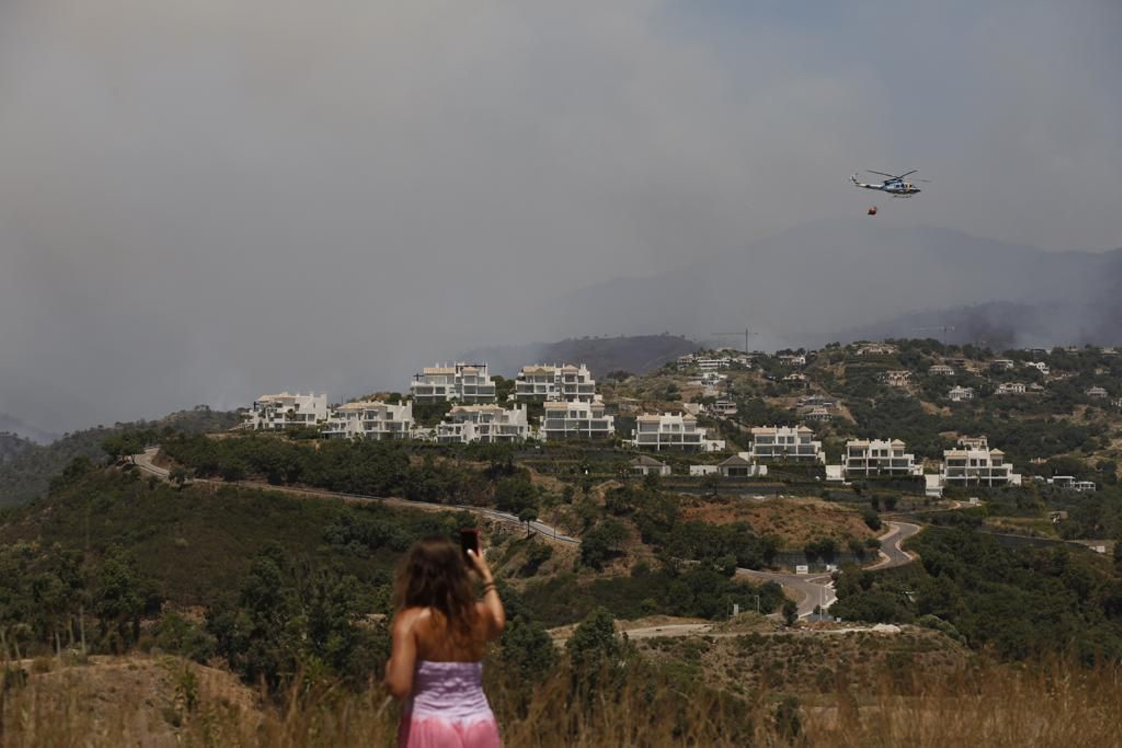 Las imágenes de los medios aéreos y terrestres en las labores de extinción del incendio de Pujerra este jueves Las imágenes de los medios aéreos y terrestres en las labores de extinción del incendio de Pujerra este jueves