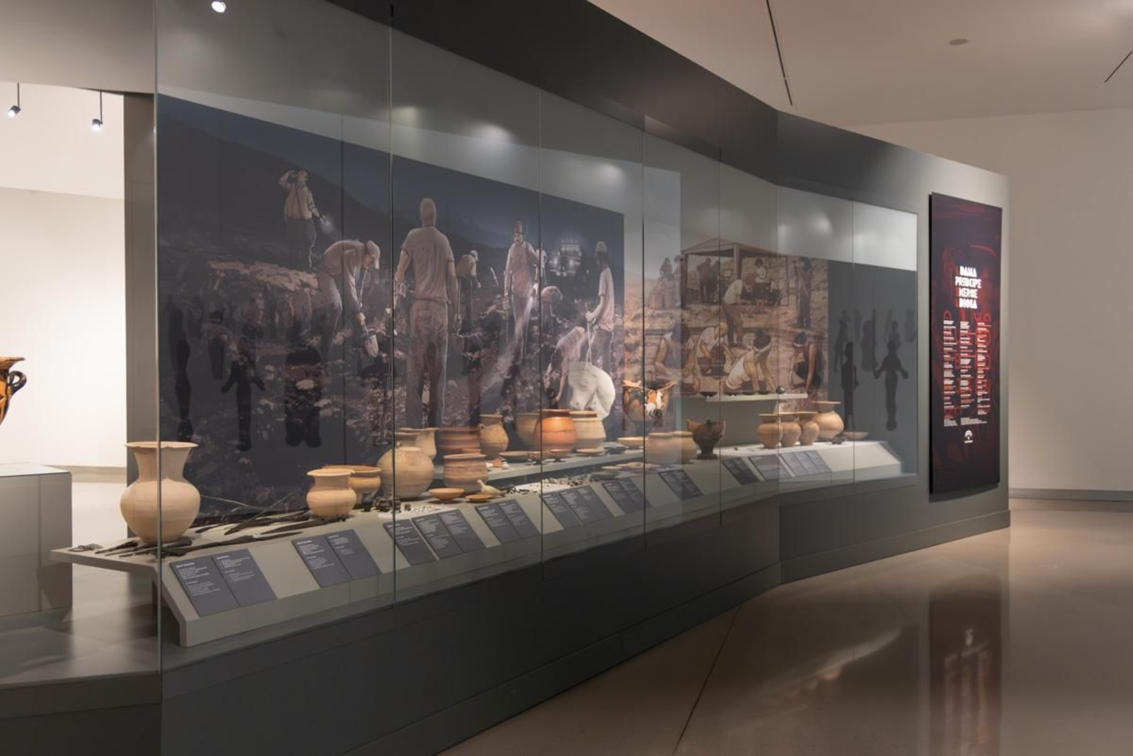 Exposición La Dama, el Príncipe, el Héroe y la Diosa, en el Museo Íbero
