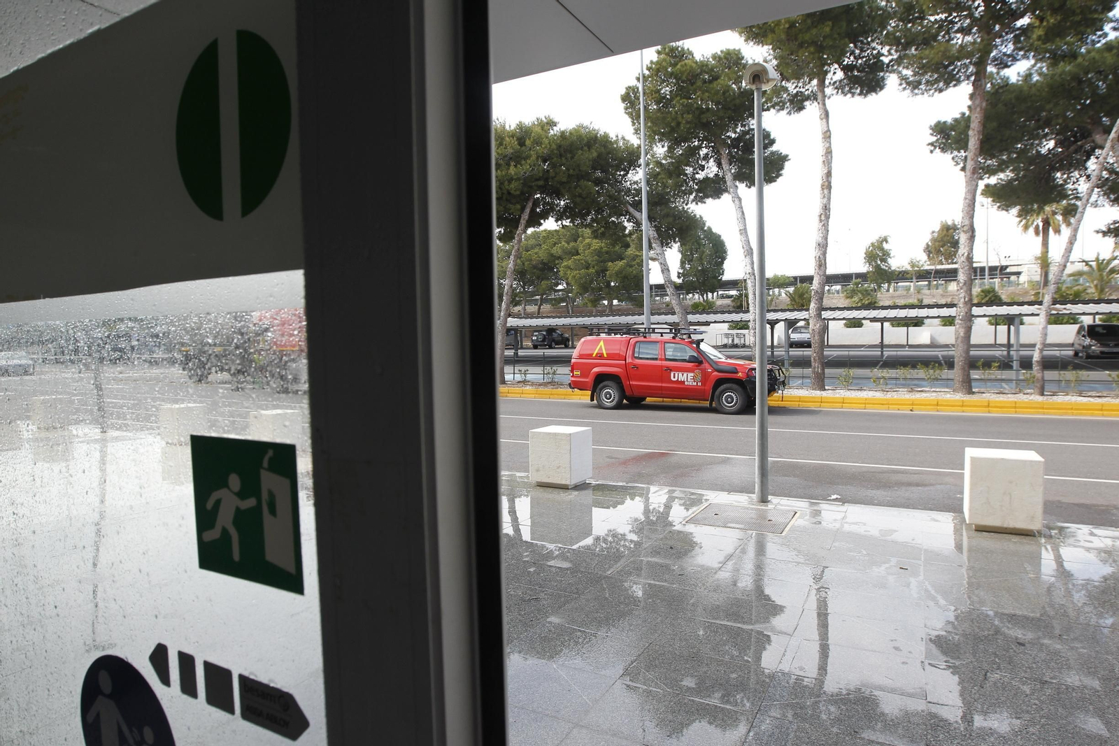 Fotogalería actuación INFOCA y UME por el coronavirus en Almería. Covid-19