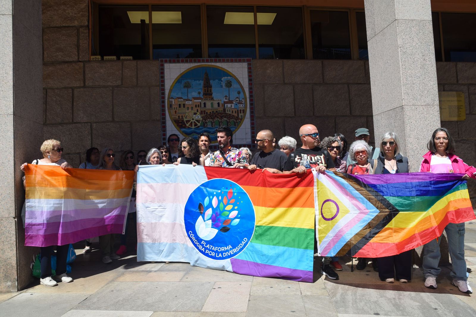 Las imágenes de la lectura del manifiesto contra la LGTBIfobia en Córdoba