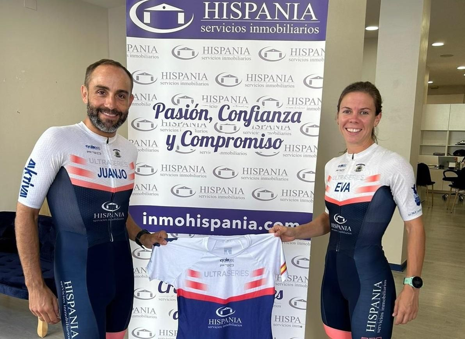 Inmobiliaria Hispania patrocina a los dos atletas gaditanos.