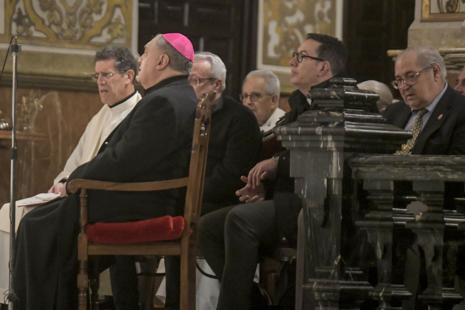 Así ha sido el rosario por la salud del Papa en Granada