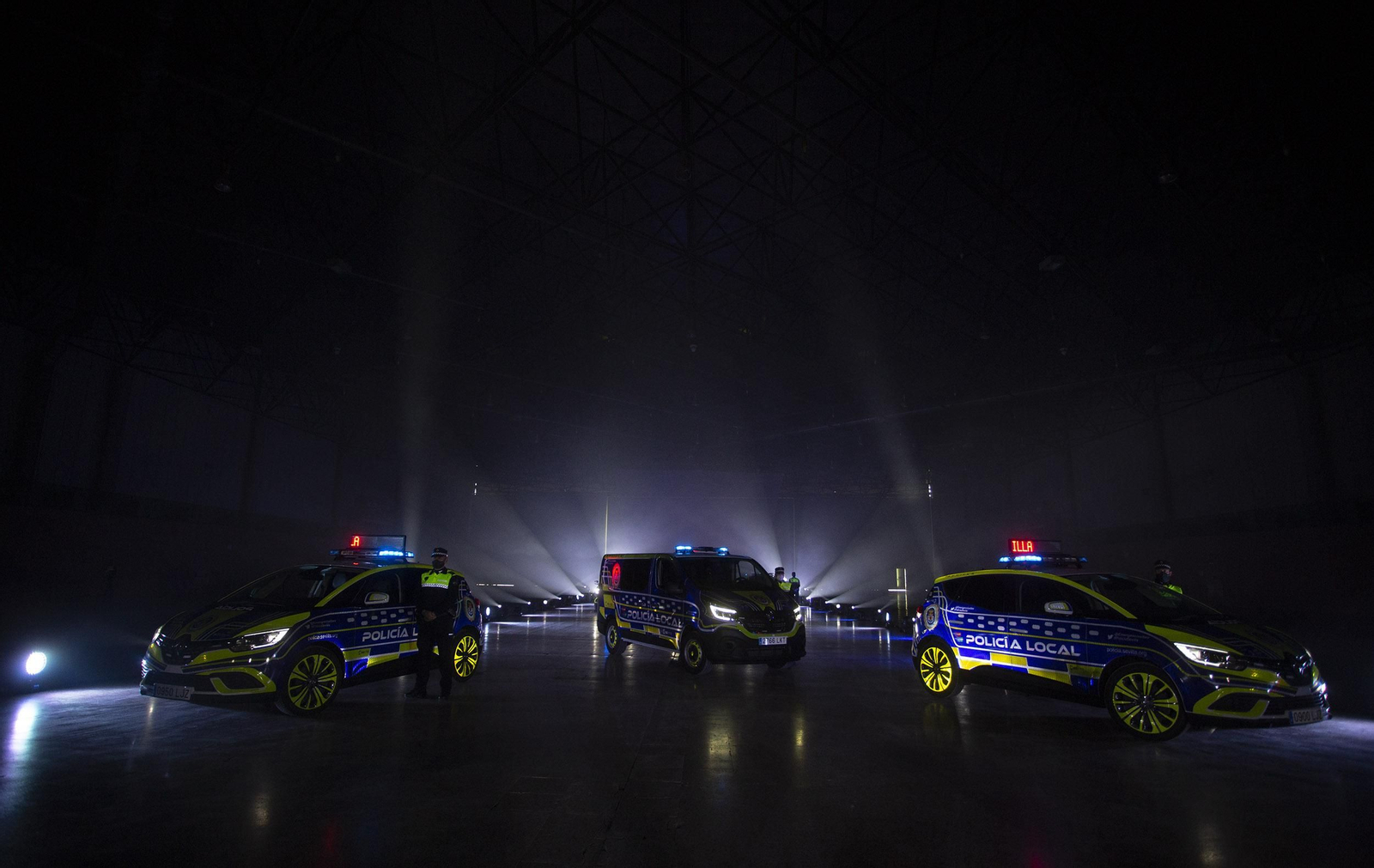 La presentación de los nuevos vehículos de la Policía Local de Sevilla, en imágenes