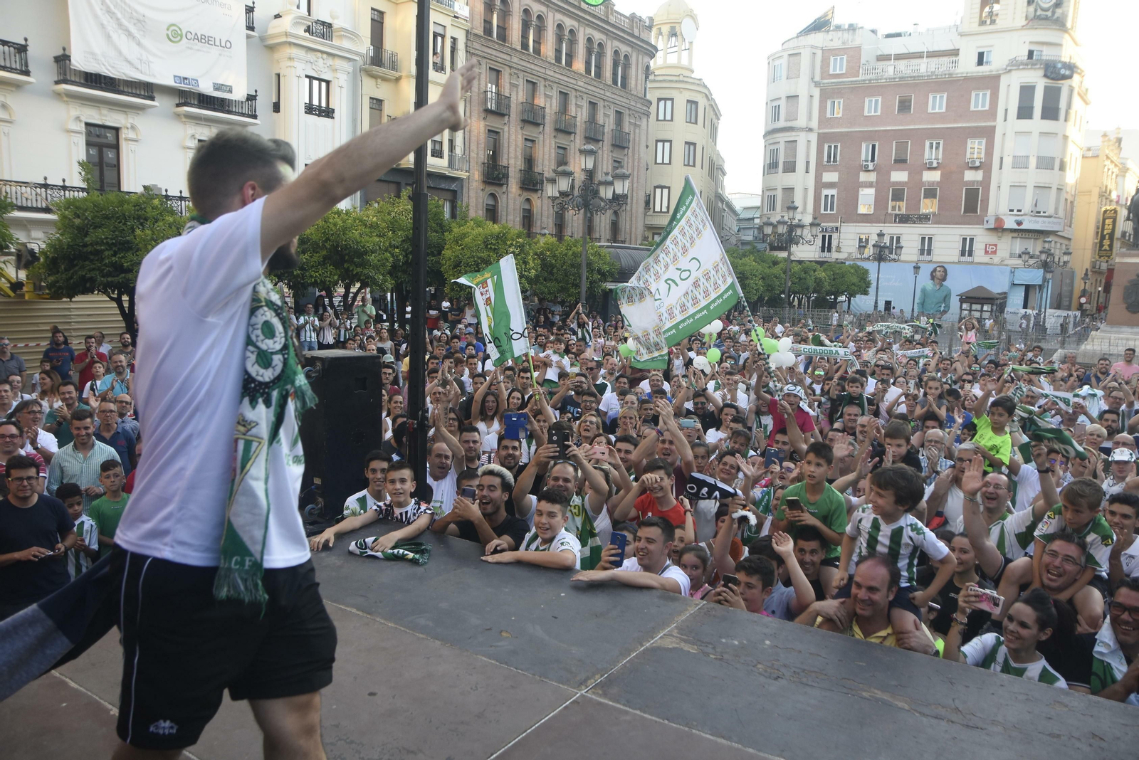 Las fotos de la fiesta del ascenso del Córdoba CF Futsal en las Tendillas.