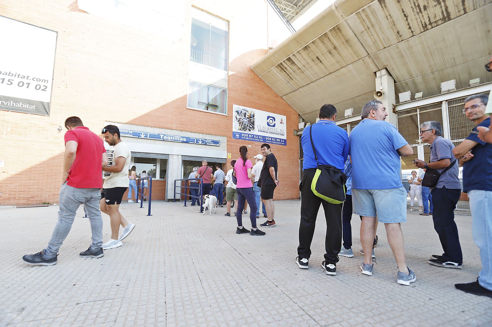 Largas colas en el Nuevo Colombino para las entradas del partido ante el Cacereño