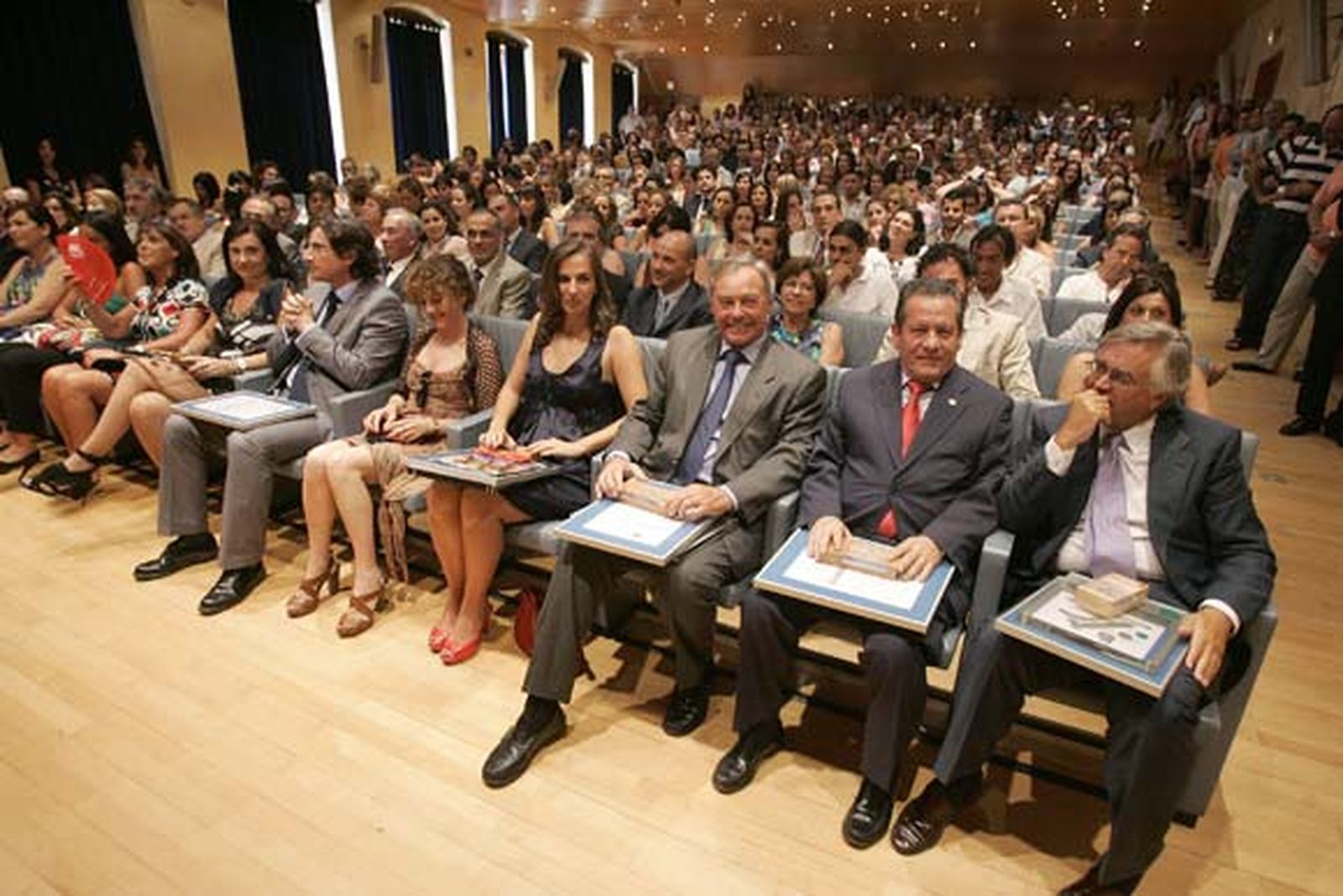 El grupo Pascual logra la acreditación de calidad que otorga la Junta de Andalucía para sus seis hospitales

Foto: Jesus Marin