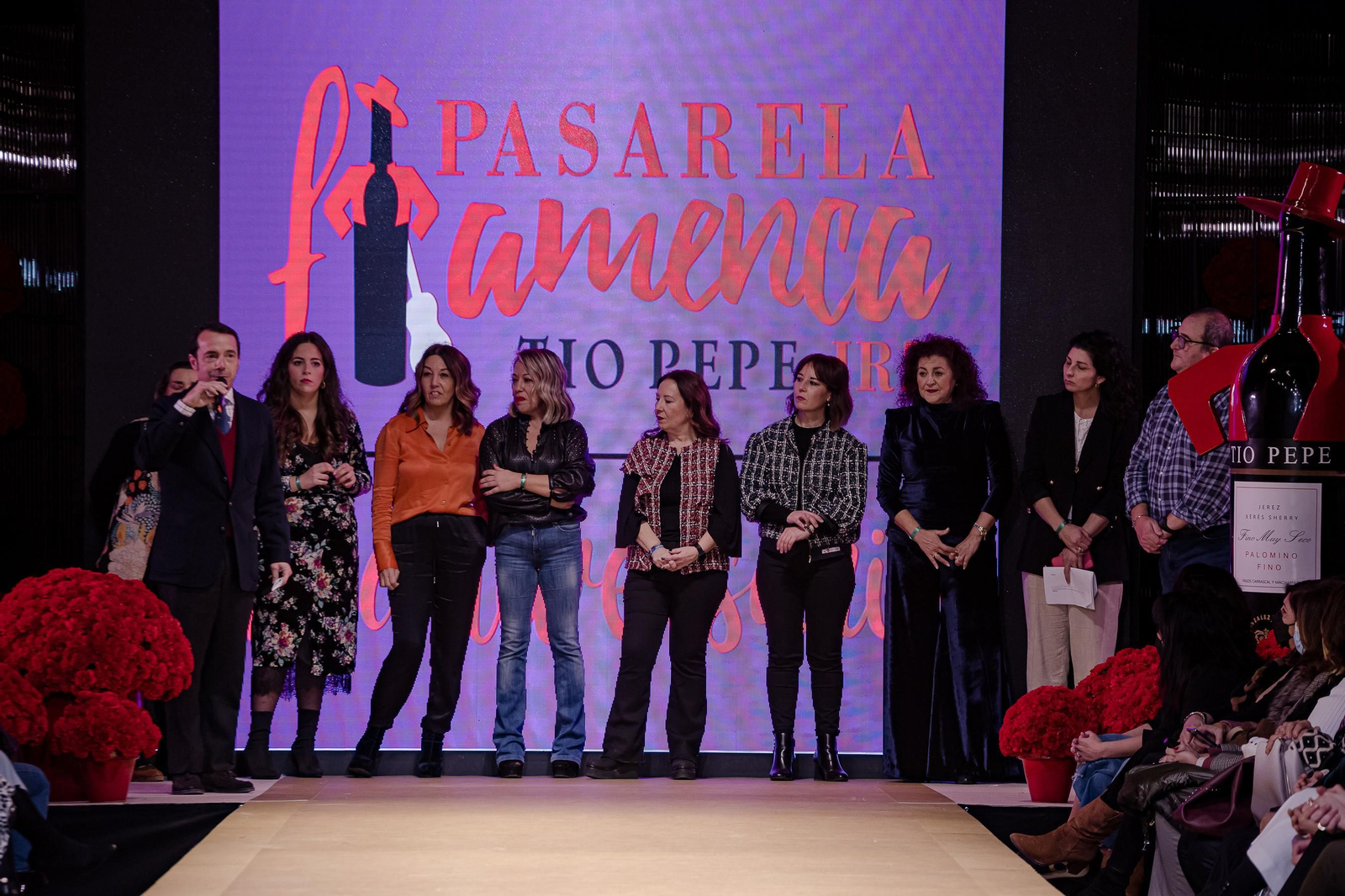 El desfile a beneficio de la Hermandad del Rocío en la Pasarela Flamenca de Jerez, todas las fotos