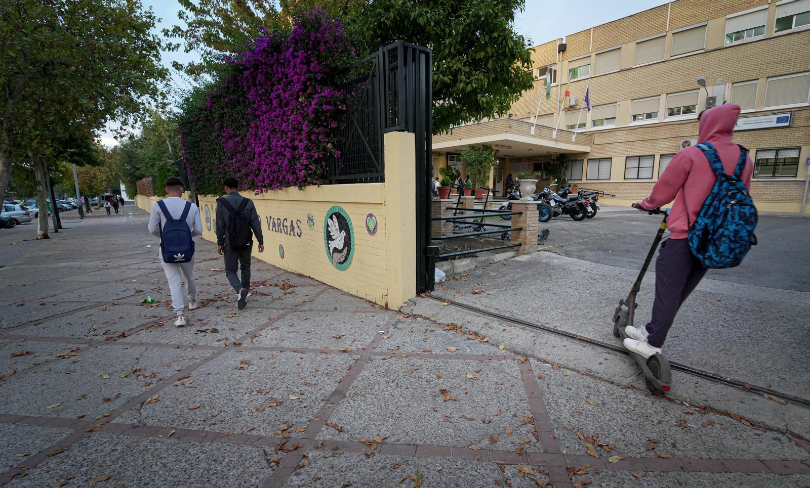 Entrada del IES Romero Vargas de Jerez.