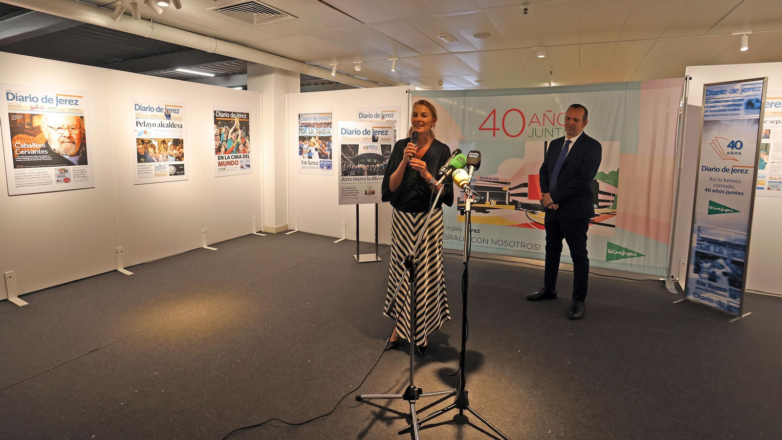 Imágenes de la exposición de portadas del Diario de Jerez en El Corte Inglés por los 40 años