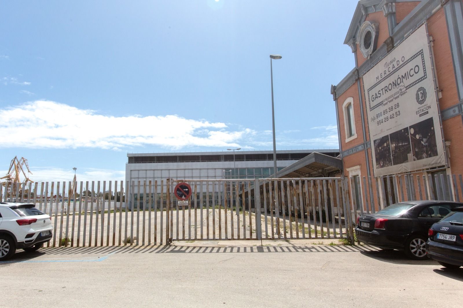 Solar donde irá la principal bolsa de aparcamientos de Adif.