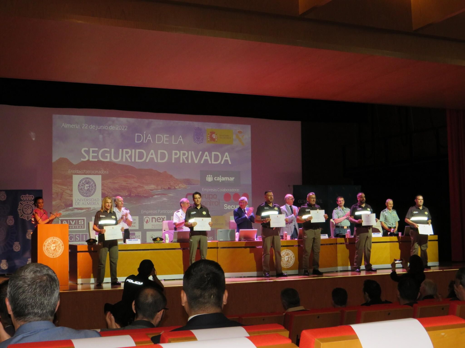 Policía y Guardia Civil premian a la seguridad privada en la UAL.