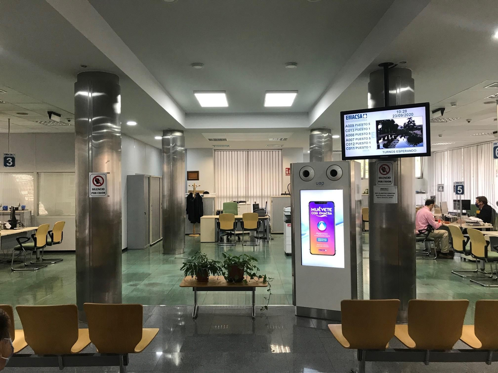 Oficinas en la sede central de Emacsa.