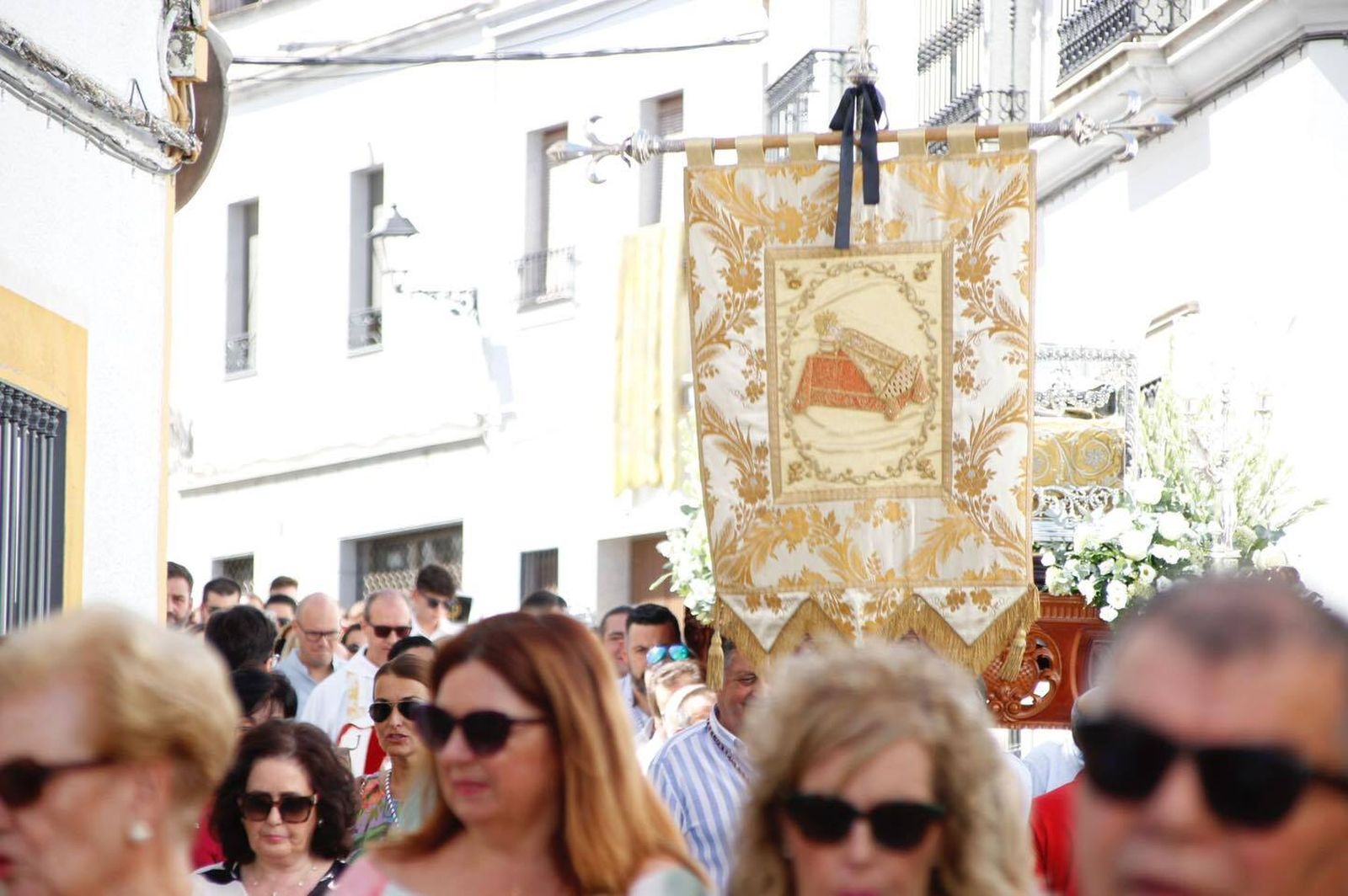 La procesión de la Virgen del Tránsito en Hinojosa del Duque, en fotografías
