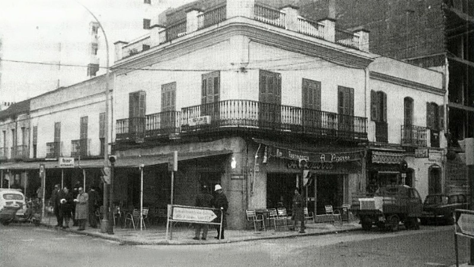 La esquina del Piñero hacia 1950.