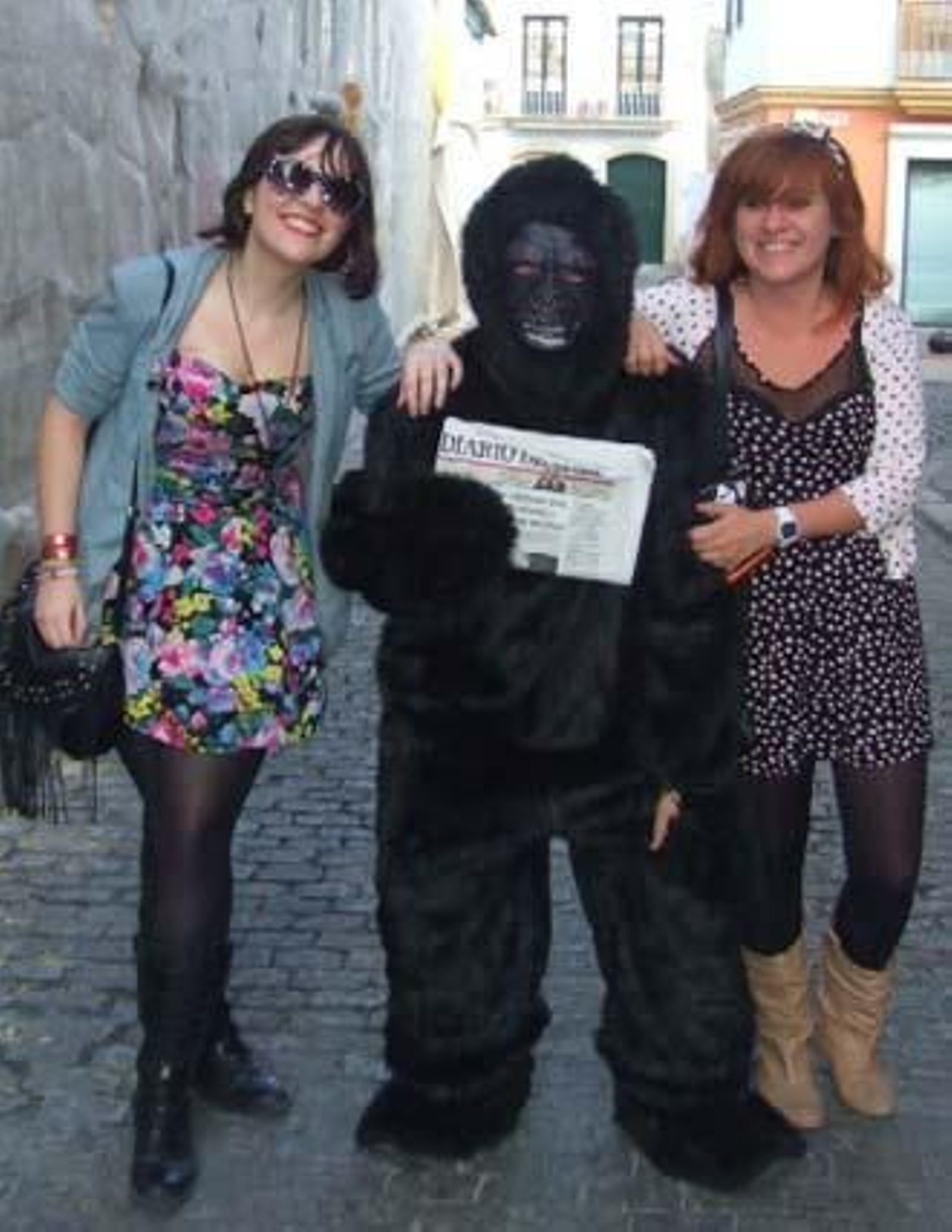 Iba para hombre, pero se quedó en mono. Eso sí, un mono muy leído, que va con su Diario a todas partes. Si te encontraste con nuestro particular monkey el sábado, búscate en esta galería. 

Foto: Senda