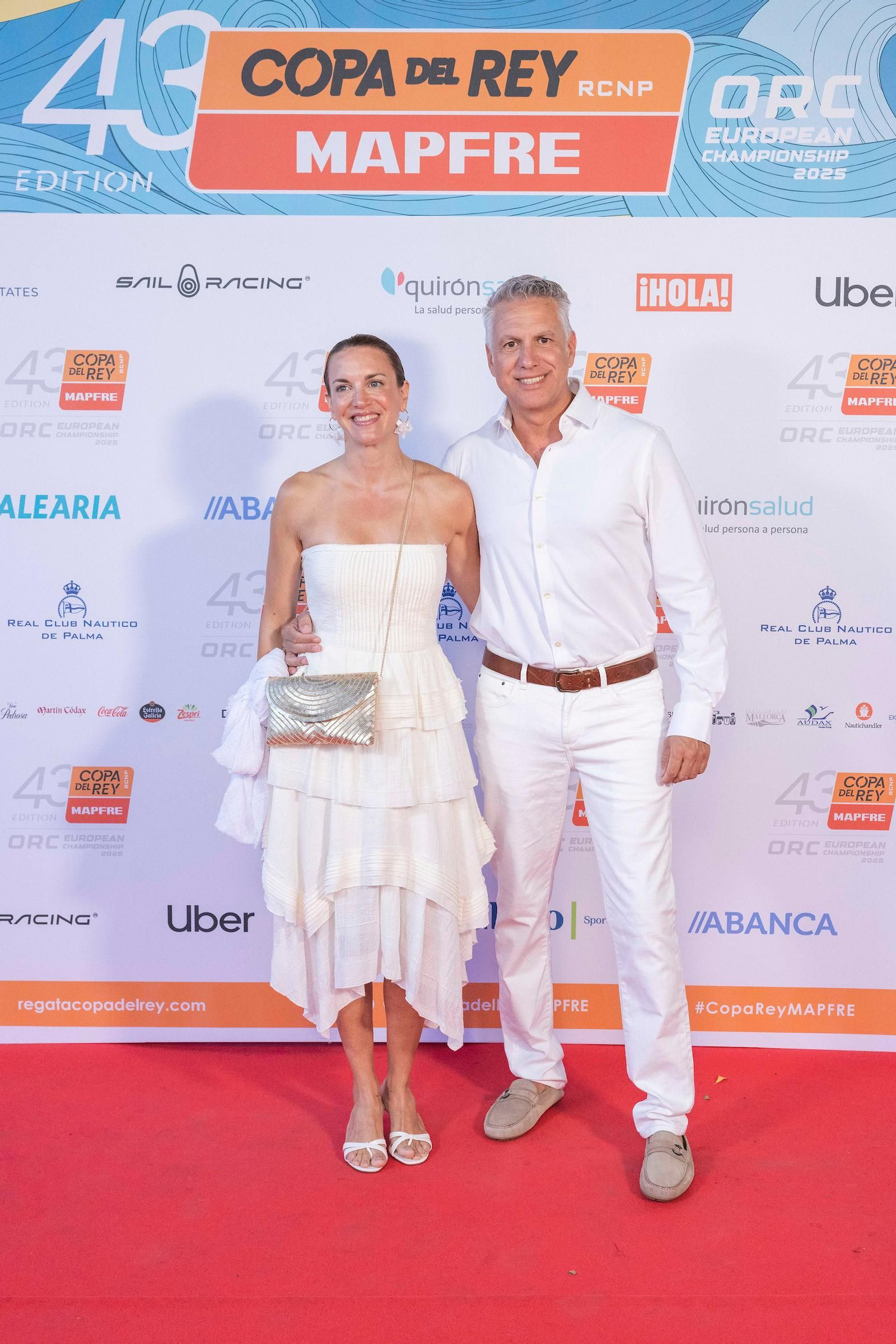 Búscate en el Cóctel de Blanco de la Copa del Rey Mapfre de vela