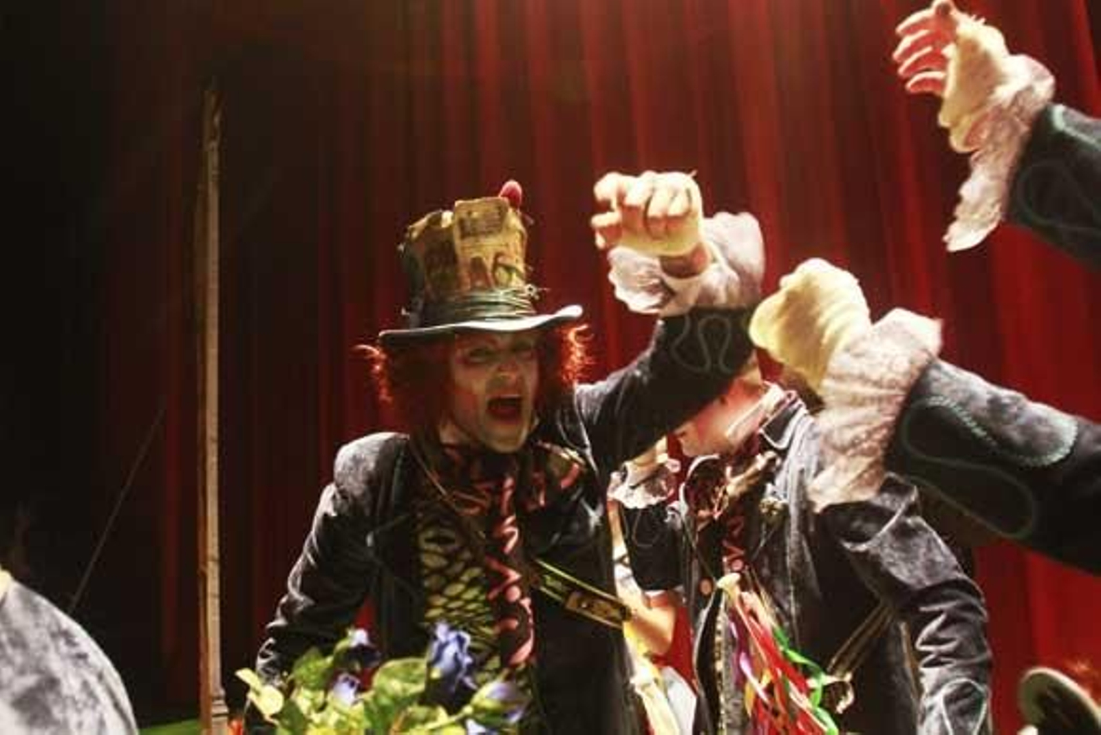 Comparsa 'Las locuras de Martin Burton' (3º premio)

Foto: Julio Gonzalez-Jesus Marin-Lourdes de Vicente